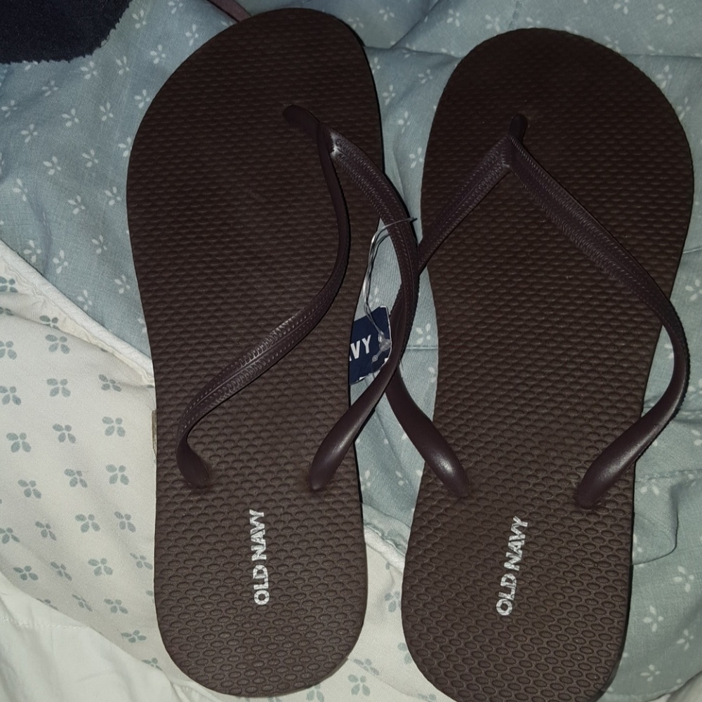 Women's brown old Navy flip flops size 9/10
